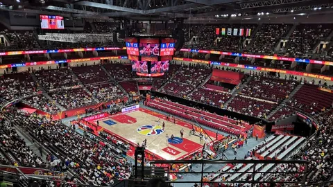 《费迪南德的防守挑战！一场疯狂对决，心理防线或将崩溃！》